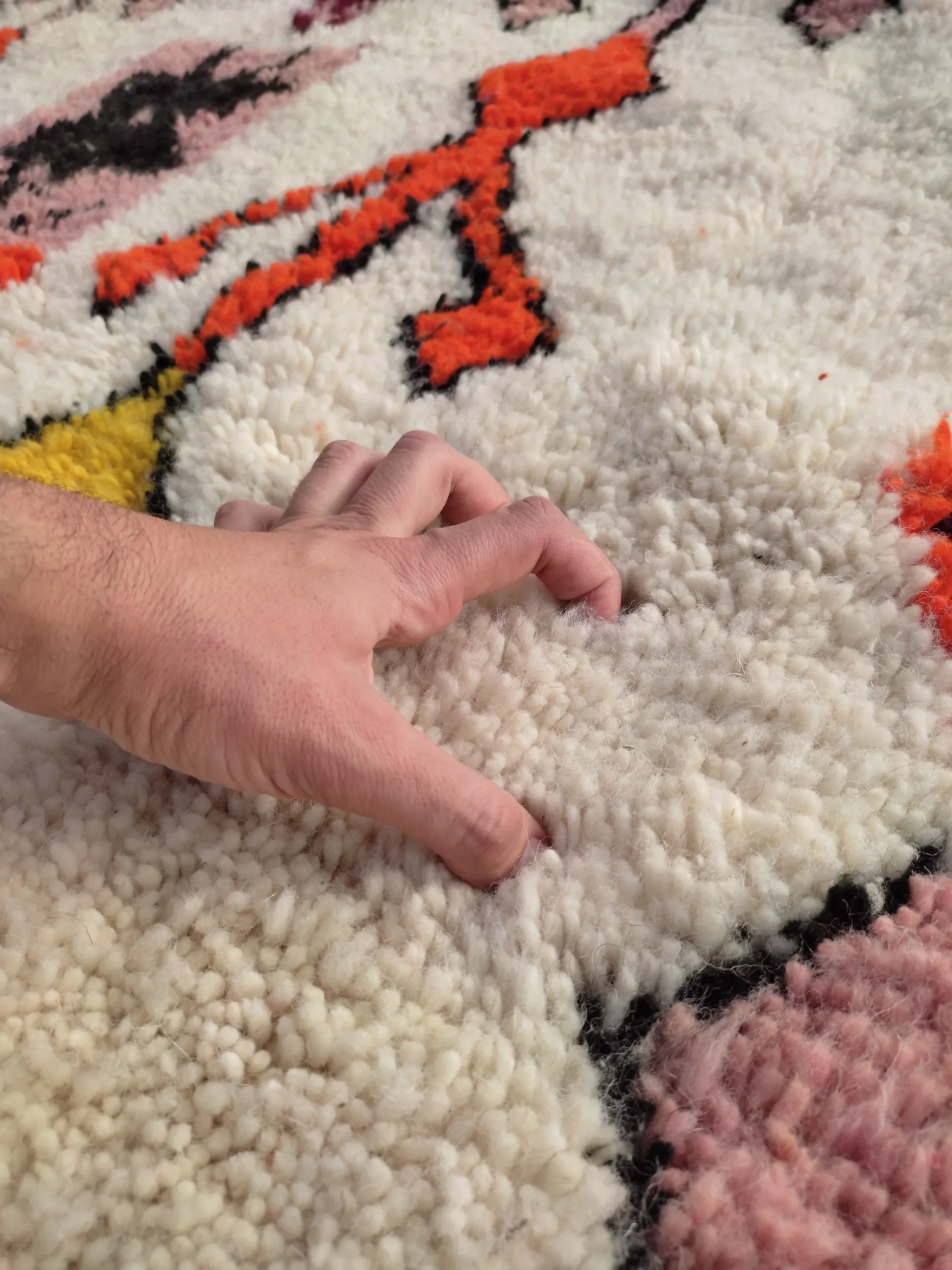 Medium to High Hand-Knot