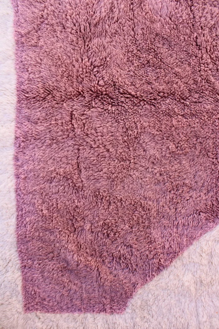 Moroccan Beni Mrirt rug, a stunning blend of traditional craftsmanship, high-quality wool, and timeless elegance.